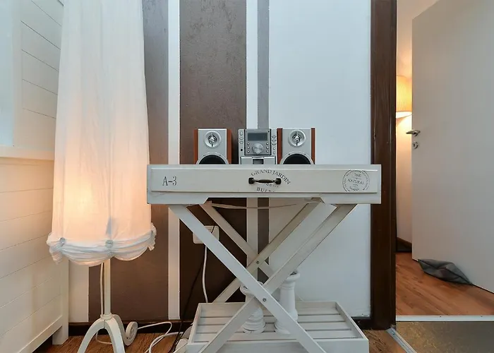 House Vesna 2101 * Pola