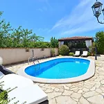 Vakantiehuis House Vesna 2101