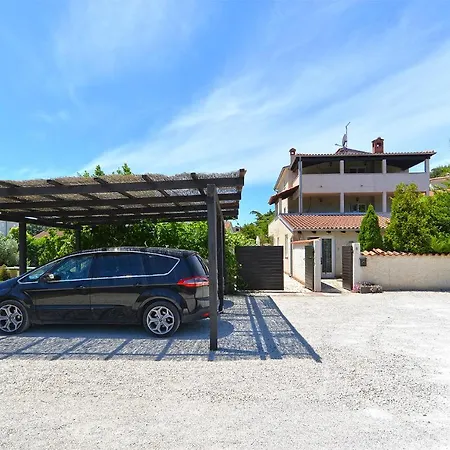 Holiday home House Vesna 2101